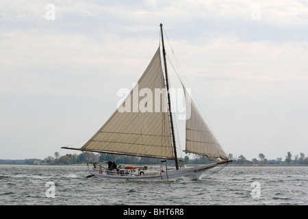 Skipjack H.M KRENTZ unter Segel Stockfoto