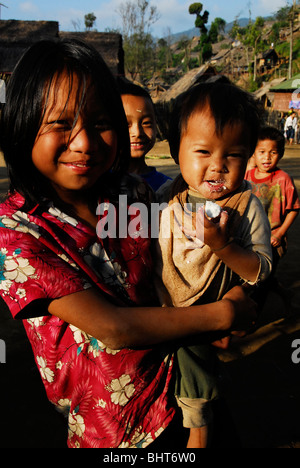 Karen Kinder, Umpium-Flüchtlingslager (thai-burmesischen Grenze), südlich von Mae Sot, Provinz Tak, Nord-thailand Stockfoto