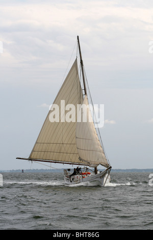 Skipjack H.M KRENTZ unter Segel Stockfoto