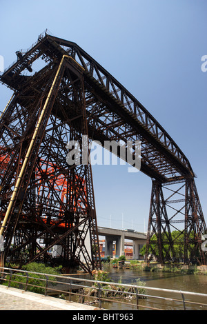 bald, renovierte alte Puente Transbordador Brücke über der Riachuelo Fluss la Boca Capital federal Buenos aires Stockfoto