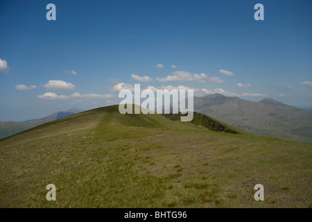 Nantlle Ridge über das Dorf Rhyd Ddu in Snowdonia Stockfoto