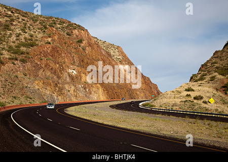 Straße durch Schneiden Fusselman Canyon in der Nähe von El Paso Texas USA Stockfoto