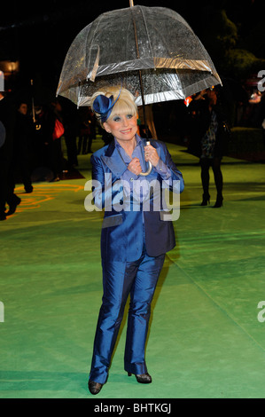 BARBARA WINDSOR ALICE im Wunderland FILM PREMIERE ODEON Kino am LEICESTER SQUARE LONDON ENGLAND 25. Februar 2010 Stockfoto