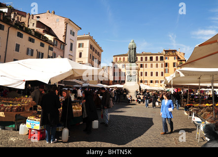 Markt in Rom Piazza Campo de Fiori Stockfoto