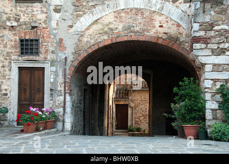 Ziemlich toskanischen Stadt Montemerano im Bereich bekannt als Maremma in der Provinz Grosseto Stockfoto