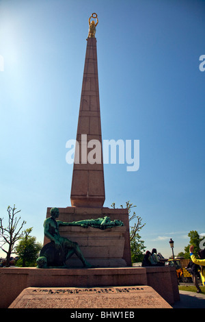 G lle Fra Statue Sehensw rdigkeiten Luxemburg Stockfoto Bild g-lle-fra-statue-sehensw-rdigkeiten-luxemburg-stockfoto-bild
