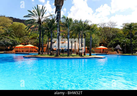 Kaskaden-Swimmingpool Suncity, nordwestlichen Provinz Südafrika Stockfoto
