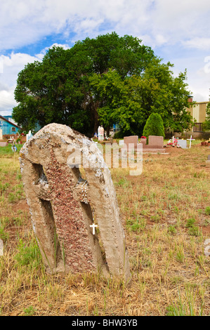 Grabstone Historic San Antonito Church & Cemetery, New Mexico. Stockfoto