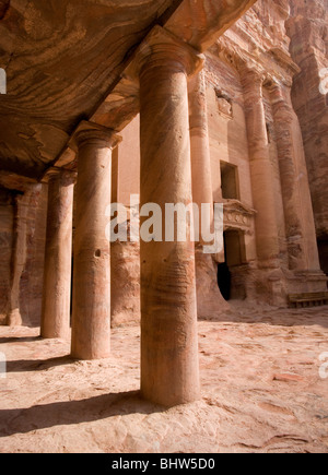 URN Grab auf dem alten roten rose Stadt Petra in Wadi Musa, Jordanien. Stockfoto