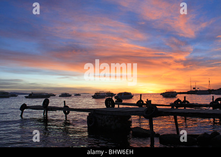 Sonnenuntergang über den Titicacasee, Copacabana, Bolivien Stockfoto