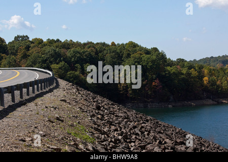 Summersville Lake State Park West Virginia in den USA USA Nordamerika Vereinigte Staaten felsige Küste von oben, horizontale Hochauflösung Stockfoto