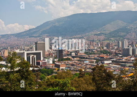 Kolumbien, Überblick über die Innenstadt von Medellin, darunter das Nähen Nadel Building Stockfoto