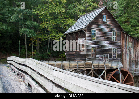 Wassermühle Babcock mit Mühlenrad State Park West Virginia in den USA verlassene alte Niemand keine Vorderansicht Nahaufnahme Hintergrund horizontal hochauflösende Bilder Stockfoto