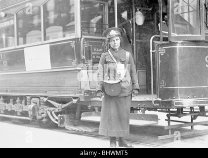 Eine Straßenbahn-Leiter in ihrem Winter Uniform, möglicherweise in Glasgow, 1915. Artist: Unbekannt Stockfoto