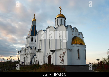 Russisch-orthodoxe Kirche des Erlösers-auf-den - Gewässer in Murmansk, Russland. Stockfoto