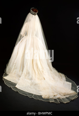 Prinzessin Margaret's Wedding Dress - Ansicht von hinten, 1981. Artist: Unbekannt Stockfoto