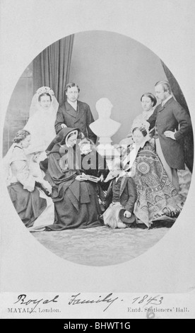 Prince (später König Edward VII.) und Prinzessin von Wales nach ihrer Hochzeit 1863. Artist: Unbekannt Stockfoto