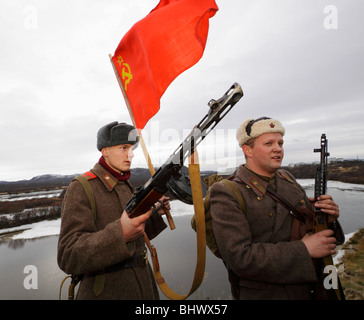 Historische Rekonstruktion der Kämpfe des großen Vaterländischen Krieges. Peshenga, Murmansk Region, Russland, Arktis. 15. Oktober 2009. Stockfoto