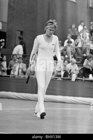 US-amerikanischer Tennisspieler Anne White in Aktion tragen ihren weißen hautengen Catsuit während ihrem Damen Einzel-Match gegen Pam Stockfoto