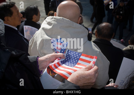 Gemeindeleiter und Klerus zu sammeln, in City Hall in New York zu drängen Latinos zur Teilnahme an der Volkszählung 2010 Stockfoto