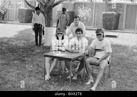 Weltmeisterschaft 1986 in Mexiko. Tottenham Hotspur-Manager David Pleat mit seinem England-Kontingent von Chris Waddle, Gary Stockfoto