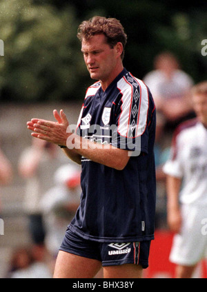 Glenn Hoddle England Manager reibt seine Hände Juni 1998 während der Trainingseinheit nach Englands Niederlage gegen Rumänien Stockfoto