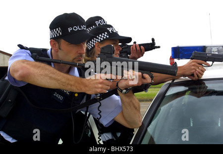 Polizei simuliert Feuerwaffe Ausbildung am Standort des Verteidigungsministeriums Weathersfield, Essex, UK Stockfoto