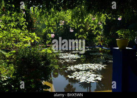 Wasserspiel im Jardin Majorelle, Marrakesch, Marokko. Stockfoto