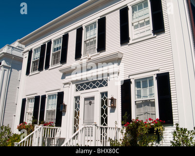 Eine traditionelle weiße Schindeln Haus auf Martha's Vineyard, Massachusetts, USA Stockfoto