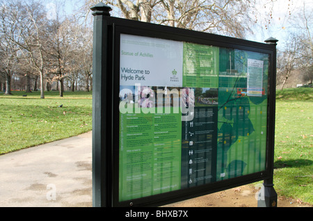 Schild am Eingang zum Hyde Park am Hyde Park Corner, London Stockfoto