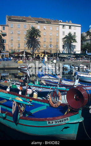 Bunte bunte Fischerboote in Ajaccio Fischer Hafen, Hafen oder alten Hafen, Ajaccio, Korsika, Frankreich Stockfoto