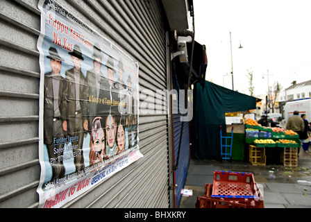 asiatische Musik Poster auf der Straße im Vereinigten Königreich, indische und pakistanische Musik werben verputzt Stockfoto