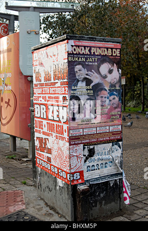 asiatische Musik Poster auf der Straße im Vereinigten Königreich, indische und pakistanische Musik werben verputzt Stockfoto