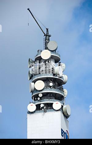 BT Tower Birmingham mit Satelliten-Schüssel und Tele-Kommunikation Stockfoto