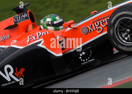 Lucas di Grassi (BRA) in der Jungfrau Rennwagen VR-01 während Formel1 Tests Sitzungen am Circuit de Catalunya in der Nähe von Barcelona. Stockfoto