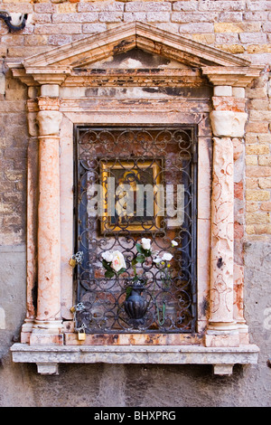 Schrein mit Maria in Venedig Stockfoto