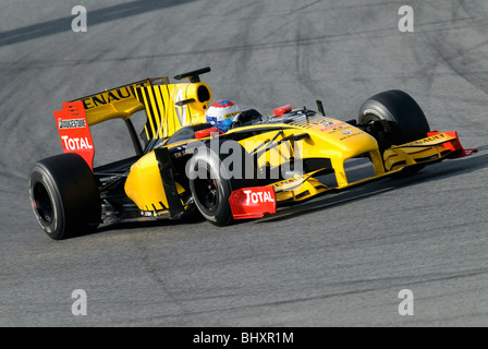 Vitaly Petrov (RUS) in den Rennwagen Renault R30 während Formel1 Tests Sitzungen am Circuit de Catalunya in der Nähe von Barcelona. Stockfoto