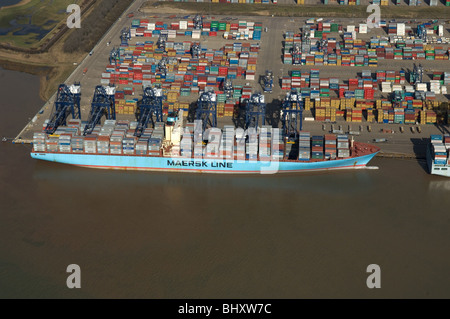 Die Ebba Maersk in den Hafen von Felixstowe Stockfoto