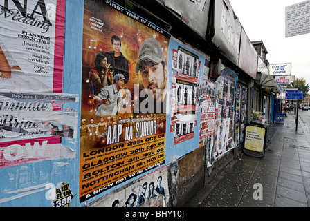 asiatische Musik Poster auf der Straße im Vereinigten Königreich, indische und pakistanische Musik werben verputzt Stockfoto