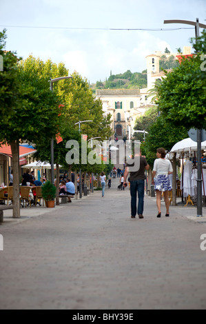 Einkaufsstraße von Arta auf Mallorca in Spanien Stockfoto