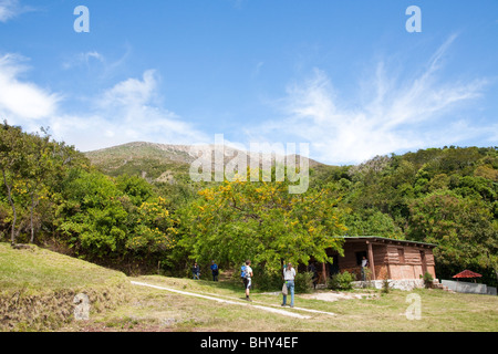 Touristen, die trekking-Vulkan Santa Ana, Cerro Verde, El Salvador Stockfoto