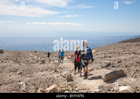 Touristen, die trekking-Vulkan Santa Ana, Cerro Verde, El Salvador Stockfoto