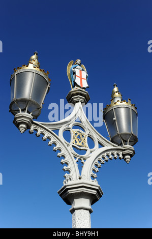 Verziert Straßenlaternen auf Lendal Bridge City of York in North Yorkshire England Uk Stockfoto