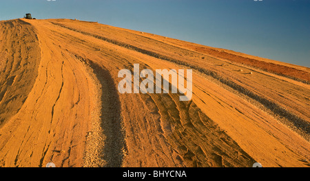 Rekultivierung arbeiten auf Lagerbestände bei Freeport-McMoRan Copper & Gold Inc. Tyrone Mine in der Nähe von Silver City, New Mexico, USA Stockfoto