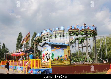 Achterbahn im Serengeti-Park Hodenhagen, Deutschland Stockfoto