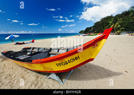 Nahaufnahme eines Bootes auf Crashboat Strand, Aguadilla, Puerto Rico Stockfoto