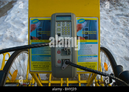 Jello automatisierte Fahrradverleih Karlin Prag Tschechien Mitteleuropa Stockfoto