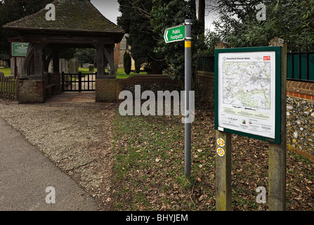 Eingang zur Pfarrkirche St Katherines, Knockholt, Kent, England, UK. Stockfoto