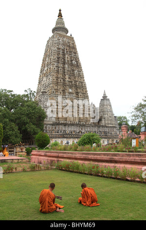 zwei Mönche in Bodh Gaya in Indien Stockfoto