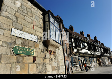 Minster Yard in der Stadt von York in North Yorkshire England Uk Stockfoto